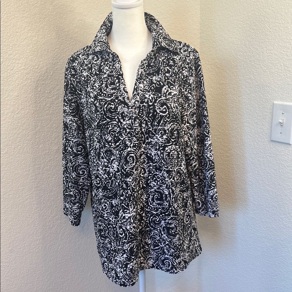 Lane Bryant Black and White Scroll Patterned Blouse Size 14-16